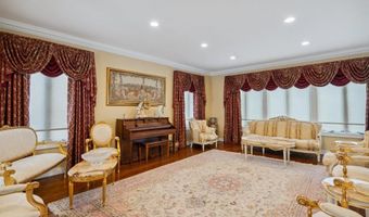 44 Netz Pl, Albertson, NY 11507