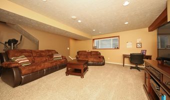 712 S 7th Ave, Brandon, SD 57005
