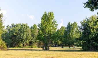 60 E Church St, Aurora, MO 65605