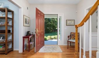 11 Prides Crossing Ln, North Kingstown, RI 02874