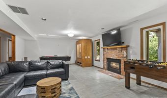 2236 E Roanoke Dr, Boise, ID 83712