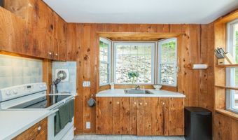 4 Warren St, Bayonne, NJ 07035