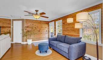 9110 Dove St, Bay St. Louis, MS 39520