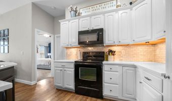 220 S Onewood Dr, Andover, KS 67002