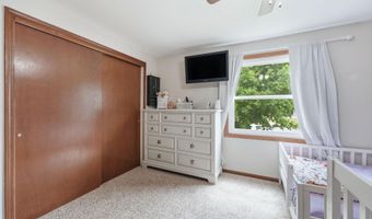 1102 Heritage Ln, Angola, IN 46703