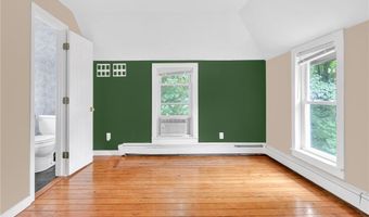 38 Padelford Ave, East Providence, RI 02915