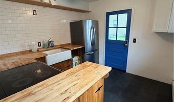 42 Greenway Dr, Bristol, RI 02809