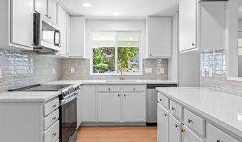 19370 SW MURPHY St, Beaverton, OR 97078