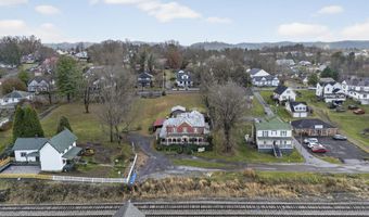 302 SW Front St, Abingdon, VA 24210