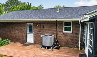 6784 Grandview Dr, Andover, OH 44003