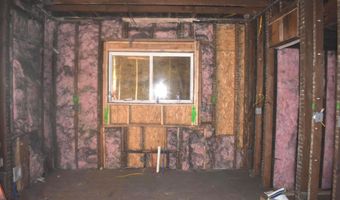 827 W 9th St, Anderson, IN 46016