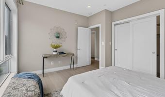 1102 STAPLES St NE #301, Washington, DC 20002