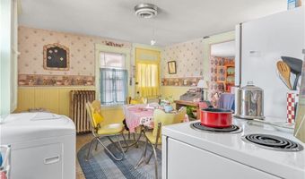 32 Union St, East Greenwich, RI 02818