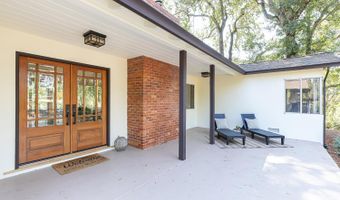 525 Keyes Ave, Angwin, CA 94508