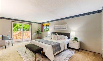9810 SW ROBBINS Dr, Beaverton, OR 97008