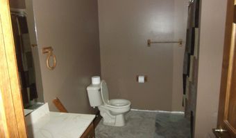 680 N Easton Dr, Angola, IN 46703