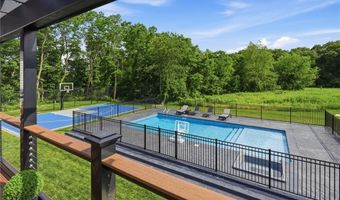 1264 Central Ave, Johnston, RI 02919