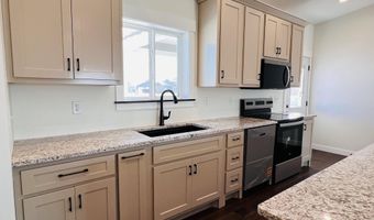 921 Willet St, Aberdeen, SD 57401