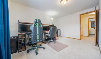 1820 W GLENDALE Ave, Appleton, WI 54914