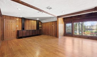 11 Searingtown Rd, Albertson, NY 11507