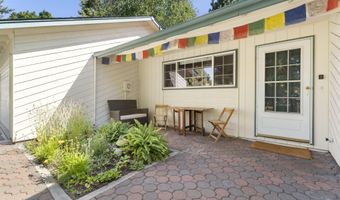 21081 Gardenia Ave, Bend, OR 97702