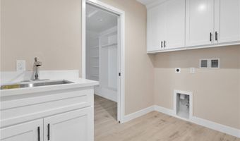 10647 Central Rd, Apple Valley, CA 92308