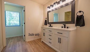 2302 Twin Lakes Dr, Bainbridge, GA 39819