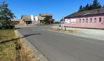 735 3RD St, Bandon, OR 97411