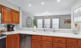 6 Connie Ln, Bella Vista, AR 72715