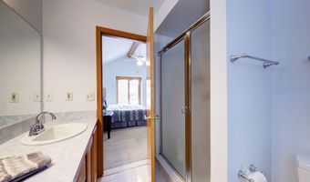 825 Brookside Dr, Ann Arbor, MI 48105