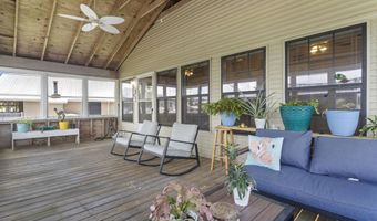 855 Dove Blvd, Bay St. Louis, MS 39520