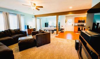 39450 N Circle Ave, Antioch, IL 60002