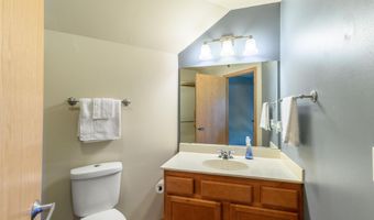 14 S Gardens Way, Fitchburg, WI 53711