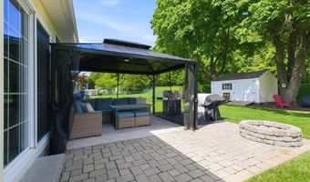 127 Sun Valley Dr, Cumberland, RI 02864