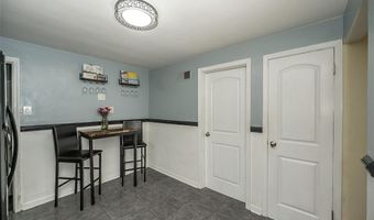 9327 Mackenzie Rd, Affton, MO 63123