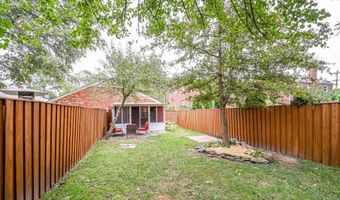706 W GLEBE Rd, Alexandria, VA 22305