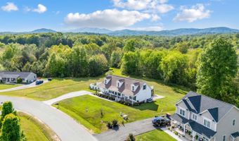 136 Montfair Dr, Amherst, VA 24521