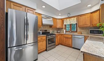 39 Green Hill Ln, Cheshire, CT 06410