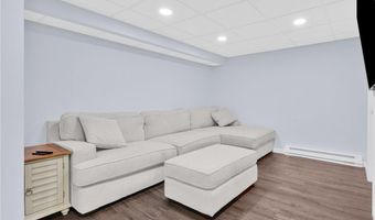 2 Brookfield Rd, Coventry, RI 02816
