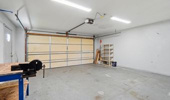 111 Autumn Hills Dr, Avilla, IN 46710