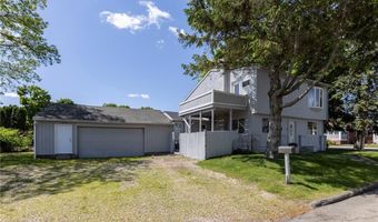 16 Courtway St, Narragansett, RI 02882