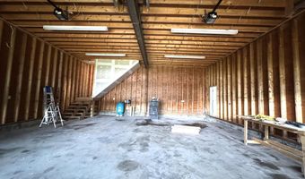 902 Eastern Ave, Augusta, ME 04330