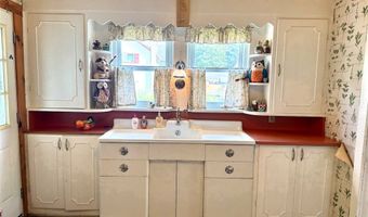 41 Brooklyn St, Angelica, NY 14709