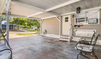 901 Laurel Cir, Barefoot Bay, FL 32976