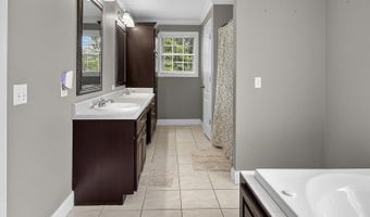 82 Drury Ln, Albertville, AL 35950