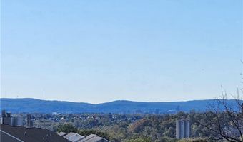 3220 Eisenhower Dr, Allen, PA 18067