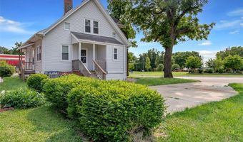 912 College Ave, Alton, IL 62002