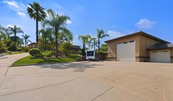 2882 Conestoga Cir, Alpine, CA 91901