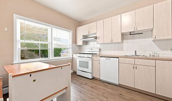 164 W 31ST St 1, Bayonne, NJ 07002