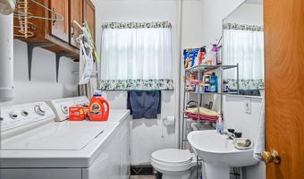 313 S Rinker Ave, Aurora, MO 65605